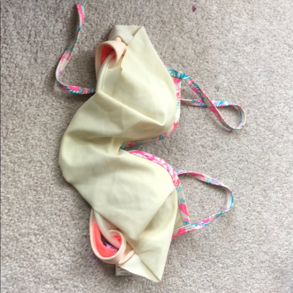 Flounce bikini top